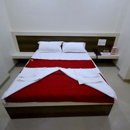 Hotel S S Palace Shirdi Exterior foto